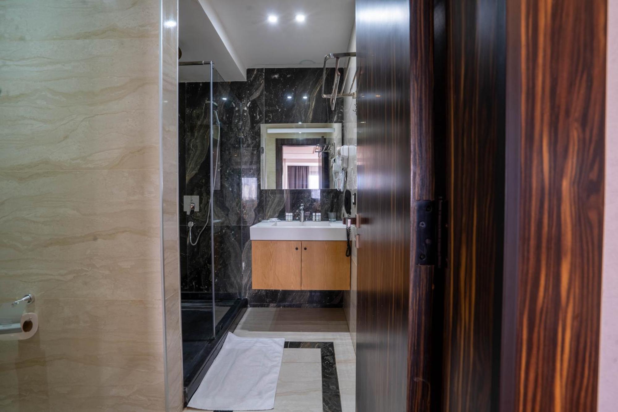 Razane Hotel Kenitra Exterior foto